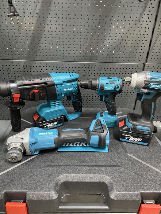 Набор Makita 4в1аккамуляторный ,гайковерт,болгарка,шуруповёрт