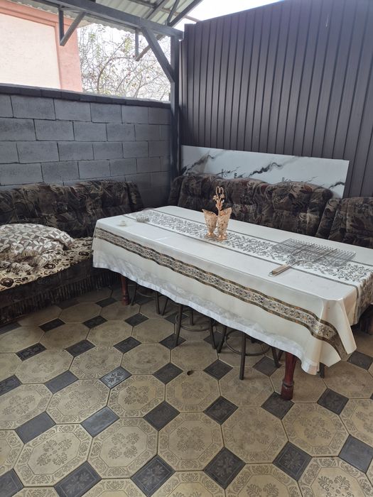 Продам диван с креслами