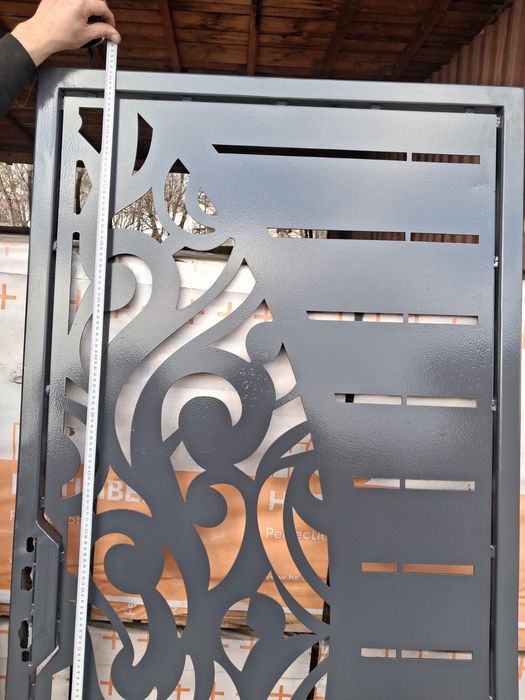 Vând porti pietonale