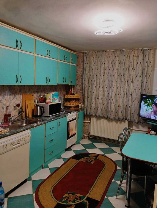 Proprietar vinde apt. spațios cu 3 camere