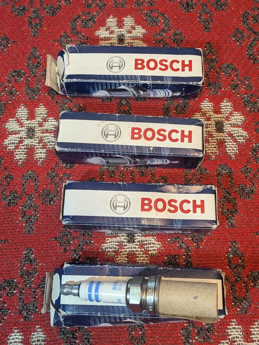 Set 4 Bujii Bosch Double Platinum FR7KPP33+ (0242236564) - Noi, Originale