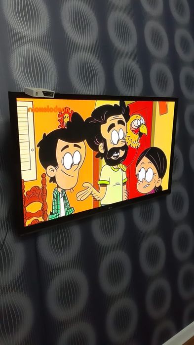 Телевизор   LG d 150