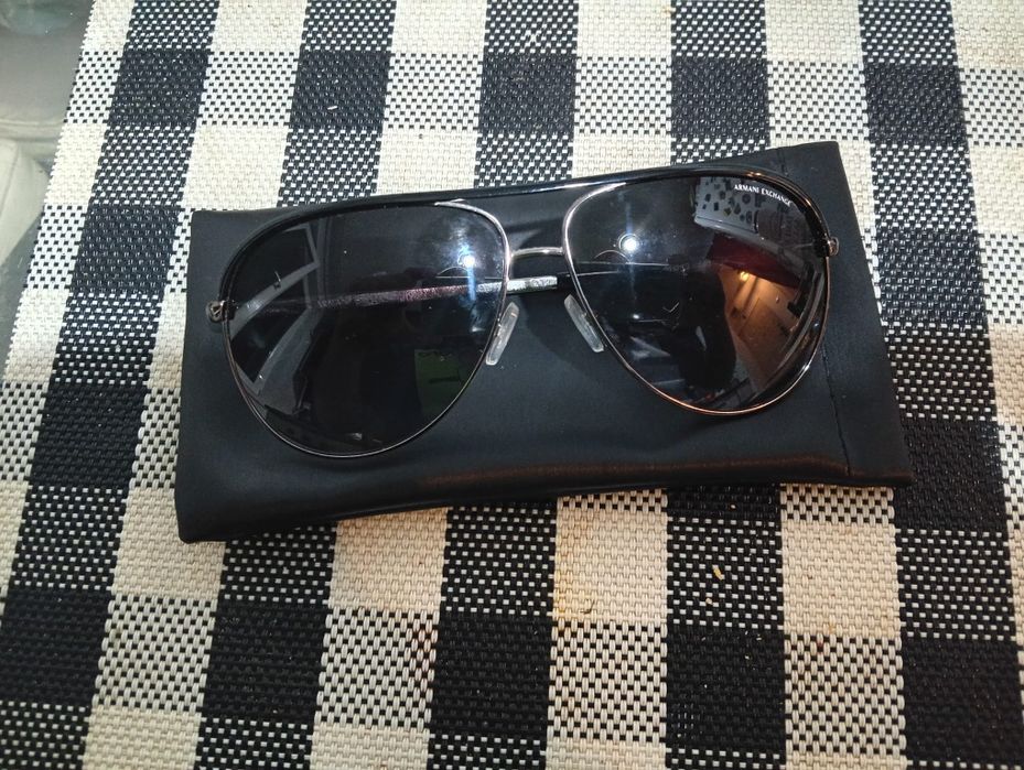 Vând Ochelari de soare unisex Armani Exchange AX2002