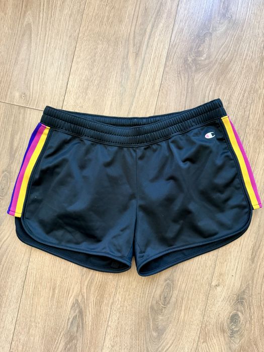 Сет бомбър яке + къси панталонки Champion