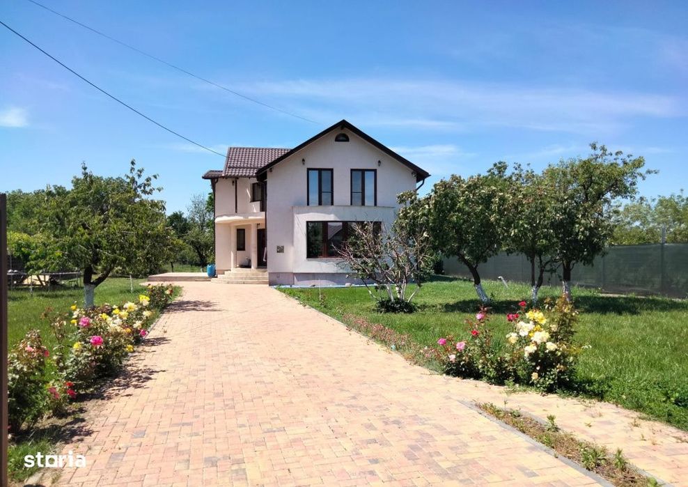 Vila cu teren 2.200 mp, sat Tariceni-comuna Șirna
