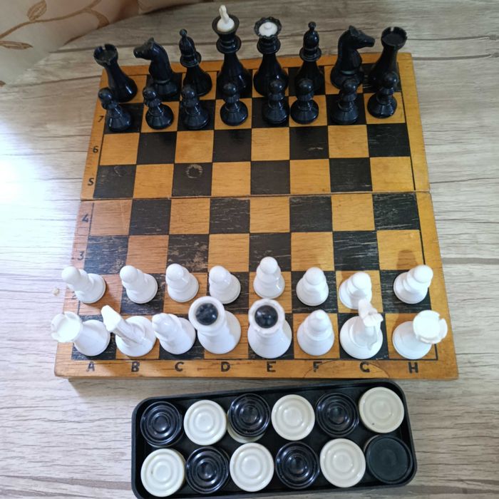 шахматы с доской и шашки