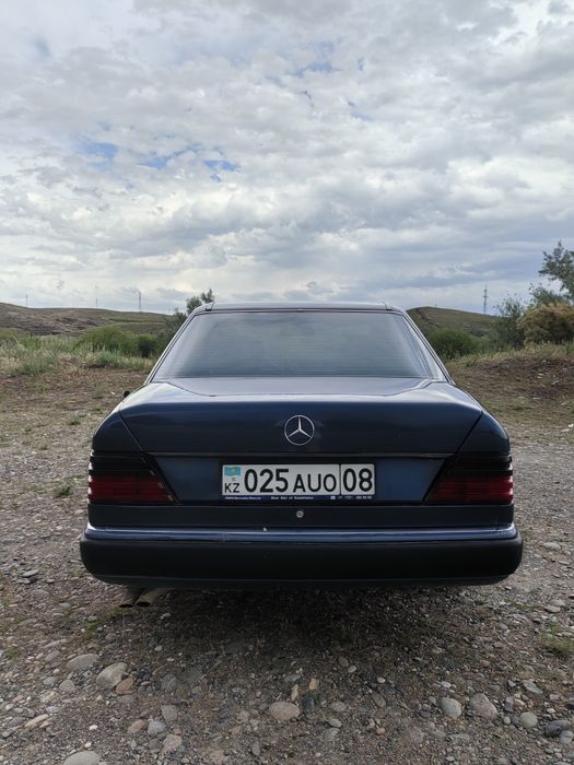 Мерседес  W124 Е260