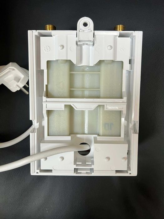 Проточен бойлер BOSH TRONIC 4000