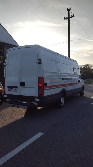 Transport marfa duba închisă 3,5 t