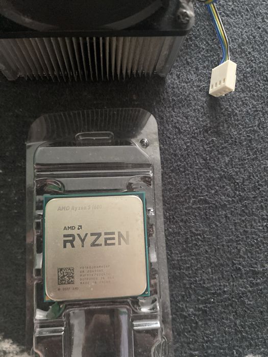 I3 10100f + amd ryzen 5 1600 negociabil