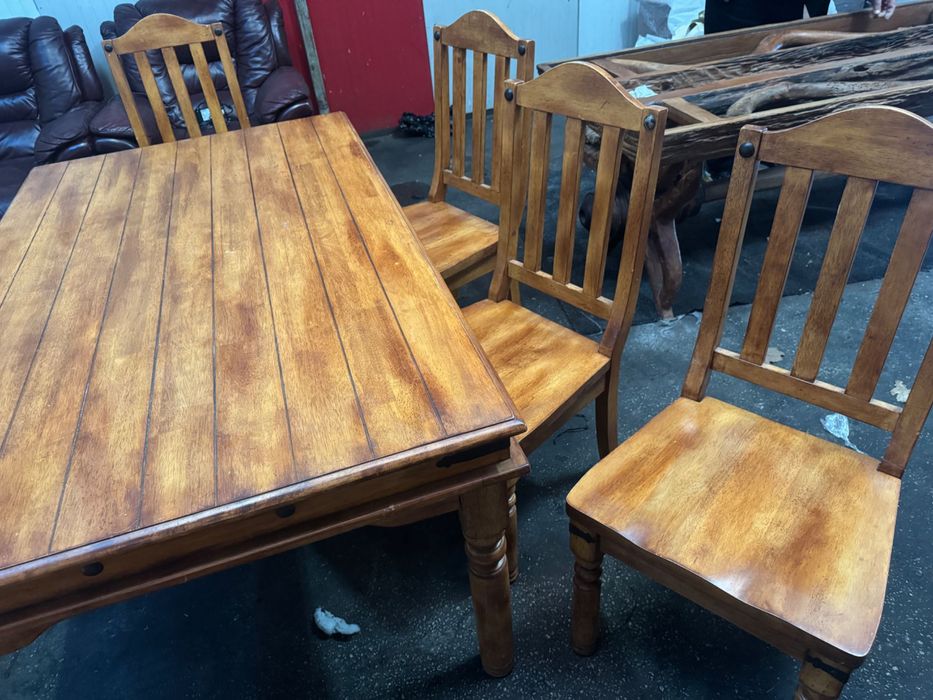 Маса за хранене с 5 стола