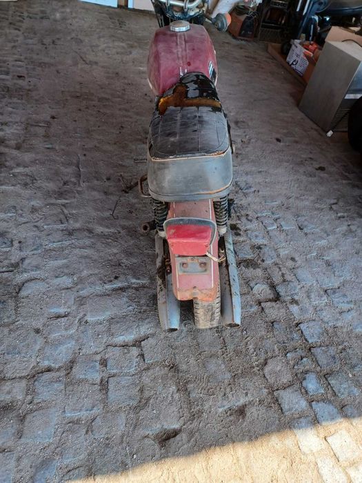 Ява чз 350 6 волта.  Не ритат