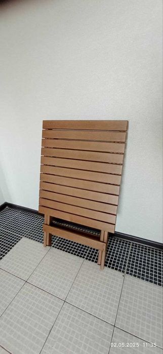 Деревянный столик