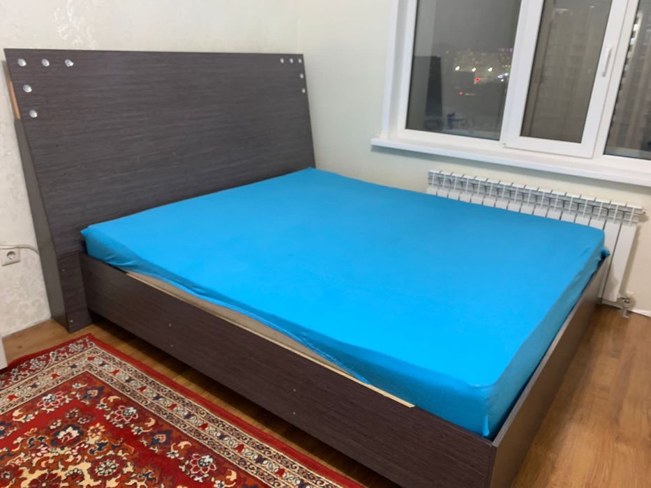 Спальный кровать