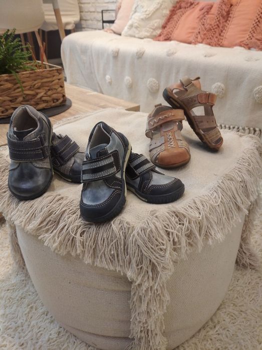 Обувки и сандали за момче