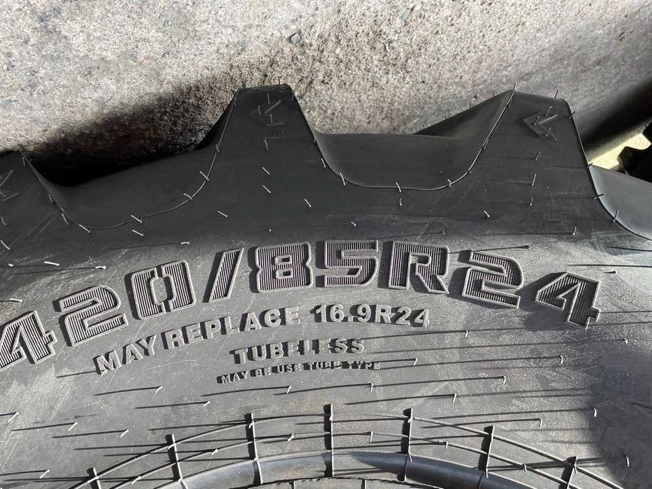 Anvelope noi radiale 420/85R24 pentru tractor fata marca CEAT