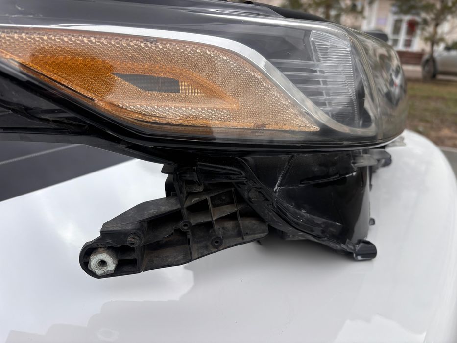 Продается фары на камри 70