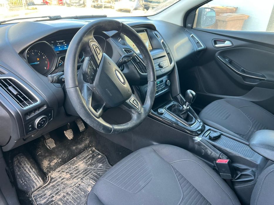 parbriz incalzit ford focus 2018 berlina albastru