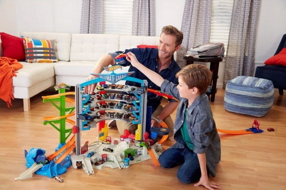 Два мега гаража hot wheels