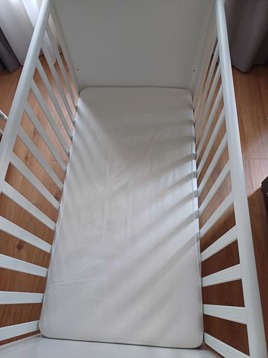 Детско легло (60 см/120см)+ детски матрак (60 см/120см)