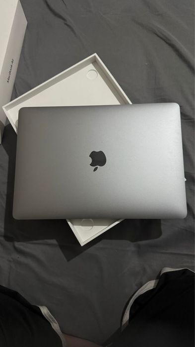 Продам macBook Air
