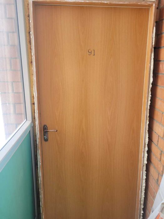 Продам межкомтнатную дверь