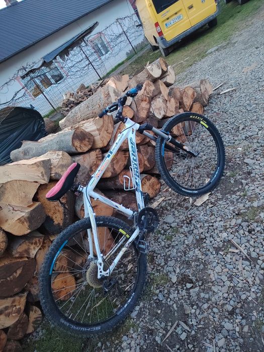 Vând sau schimb cu trotinetă electrica Bicicletă custom făcută pe piese mai multe detalii in privat sau descriere