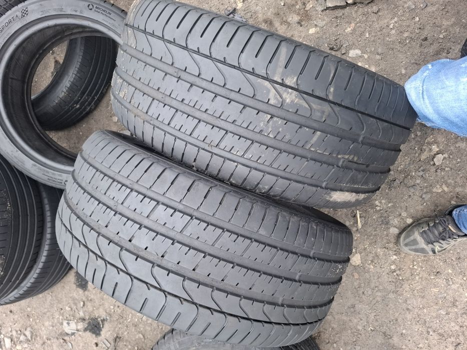 Vand 2 anvelope 295 45 20 pireli de vara ca noi
