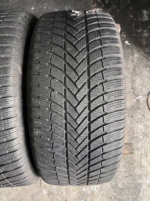 2 anvelope iarna 265/40/20 , Bridgestone , 5.8 mm , DOT 2022