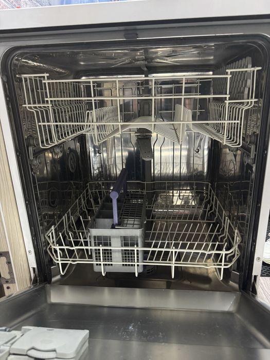 Посудомлечная машинка