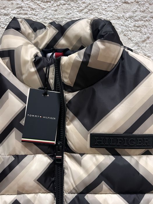 Vesta Tommy Hilfiger editie limitata