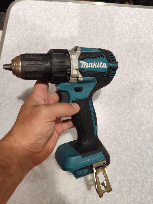 Акумулаторен безчетков винтоверт Макита Makita DDF484  100% ориги