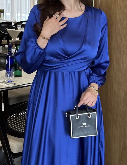 Роскошное шелковое платье