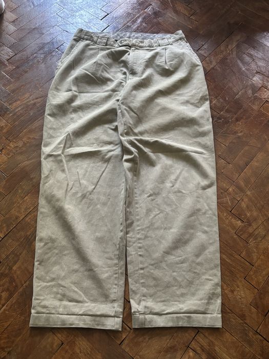 Baggy jeans.