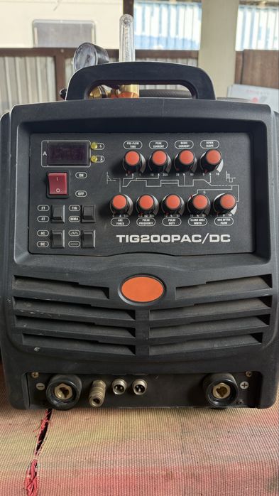 Продам аргон сварочный инвертор Jasic TIG 200P