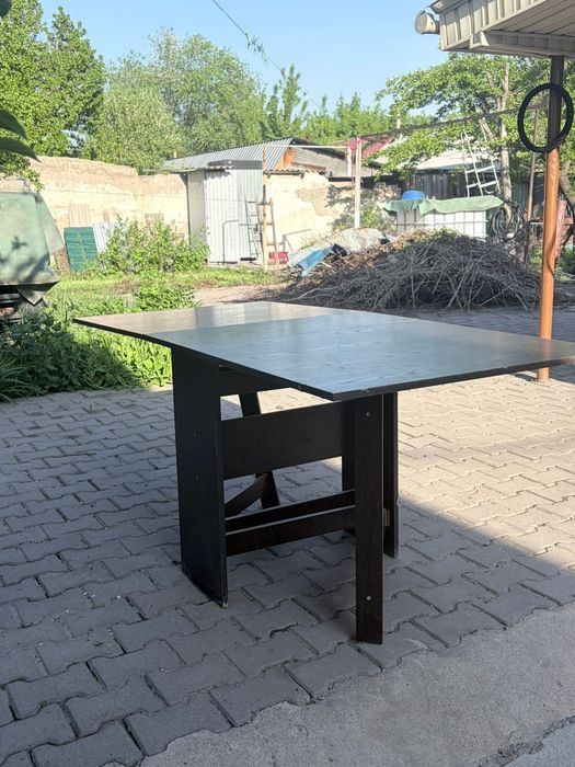 Продам стол книжка