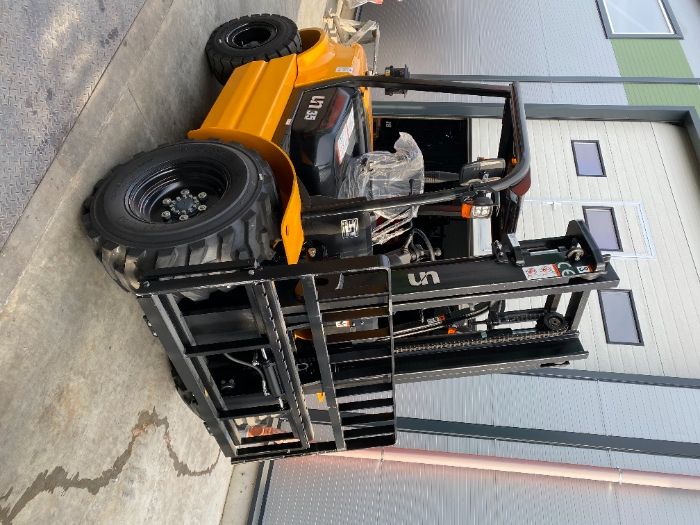 Stivuitor Motostivuitor Nou Teren Accidentat NOU de 3,5t - STOC!