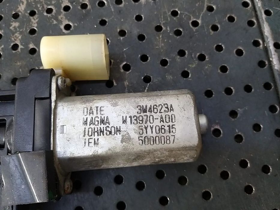 Motoras macara dreapta spate bmw seria 3 f30 m13970a00