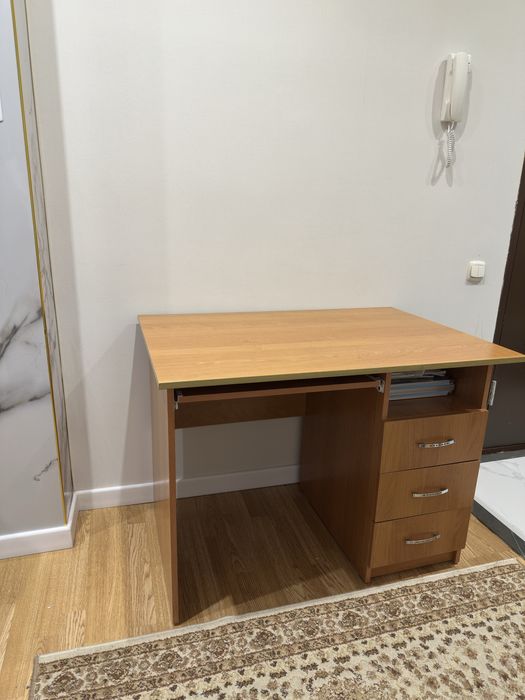 Продам стол по символической цене