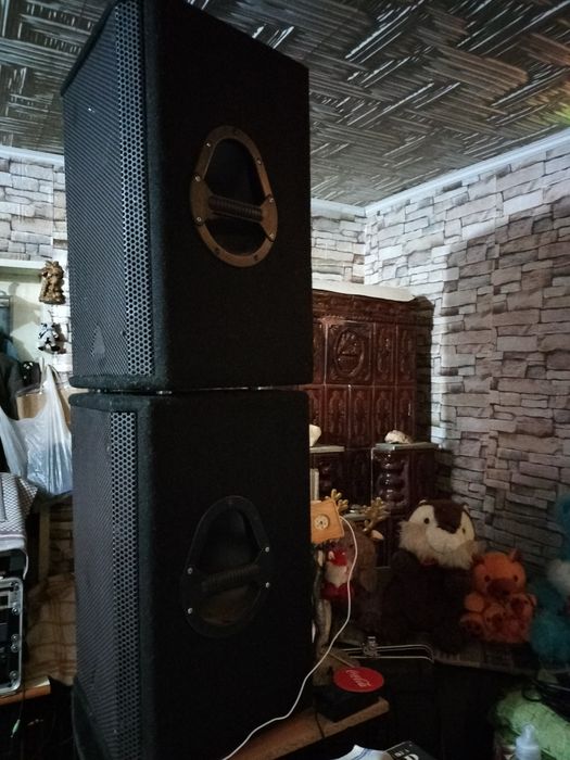 Boxe pe 12" pasive 2x400w echipate cu difuz. Eminence