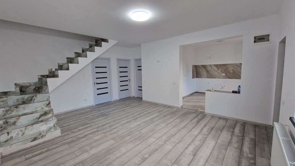 PROPRIETAR-vând casă nouă P+M finalizată la cheie, cu finisaje de lux - View 2