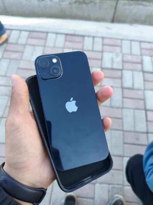 iPhone 13 в отличном состоянии