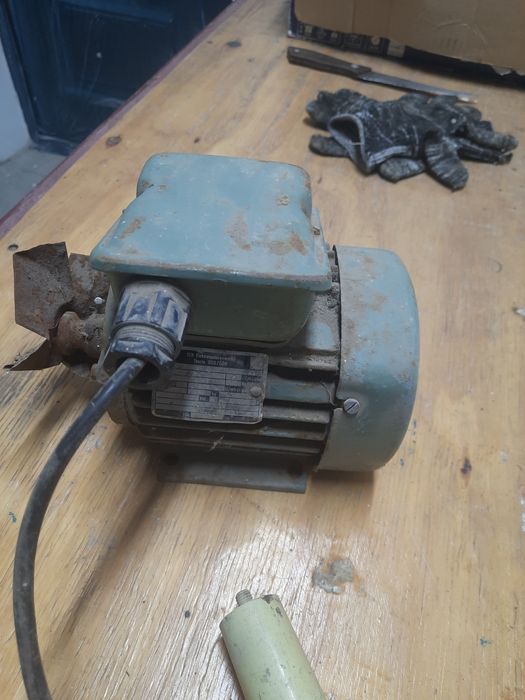 электрический двигатель 0.18кВт