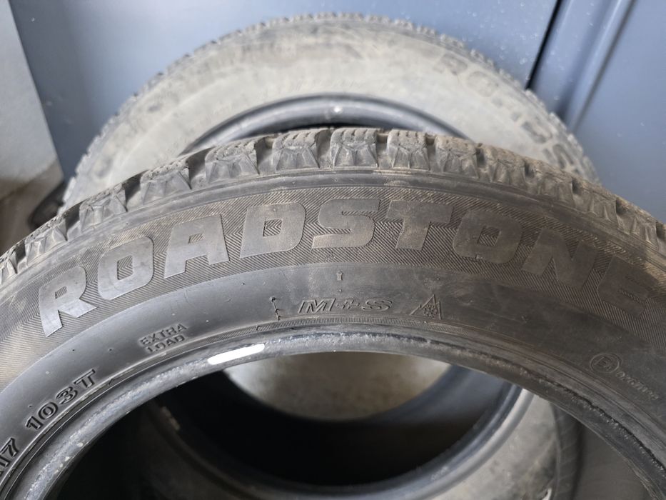 Шины зимние Roadstone 235/55/17