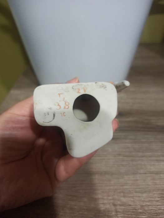 Статуэтка Девушка с прялкой