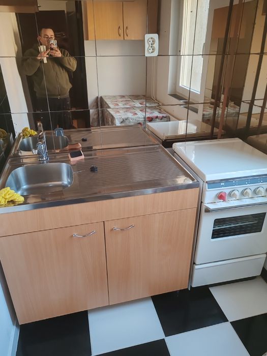 Închiriez garsonieră zona Lipovei
