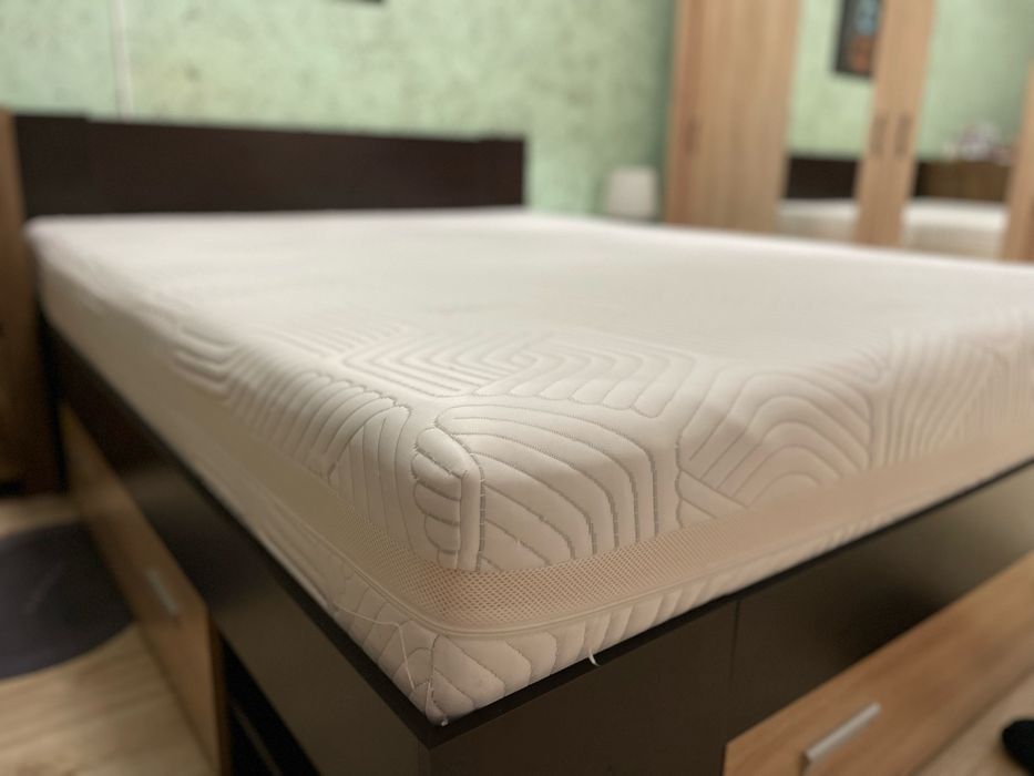 Чисто нов матрак DREAMZONE GOLD F115