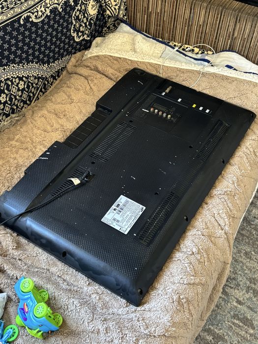 Продам телевизор Samsung UE32H4000AK