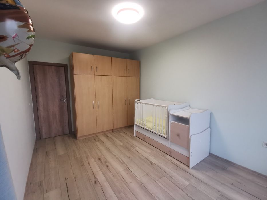 Тристаен апартамент под наем Варна кв. Бриз Варна  с паркомясто 1200лв