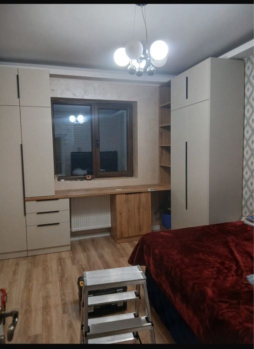 Execut si asamblez mobila pe comanda pret avantajos